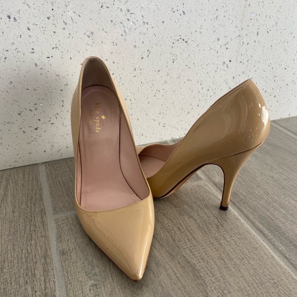 Patent leather Nude Kate Spade pumps